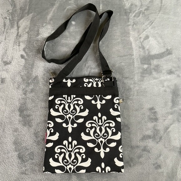 NGil Crossbody Bag Black White Messenger Hipster Adjustable 3 Zip Pockets New - Picture 4 of 12